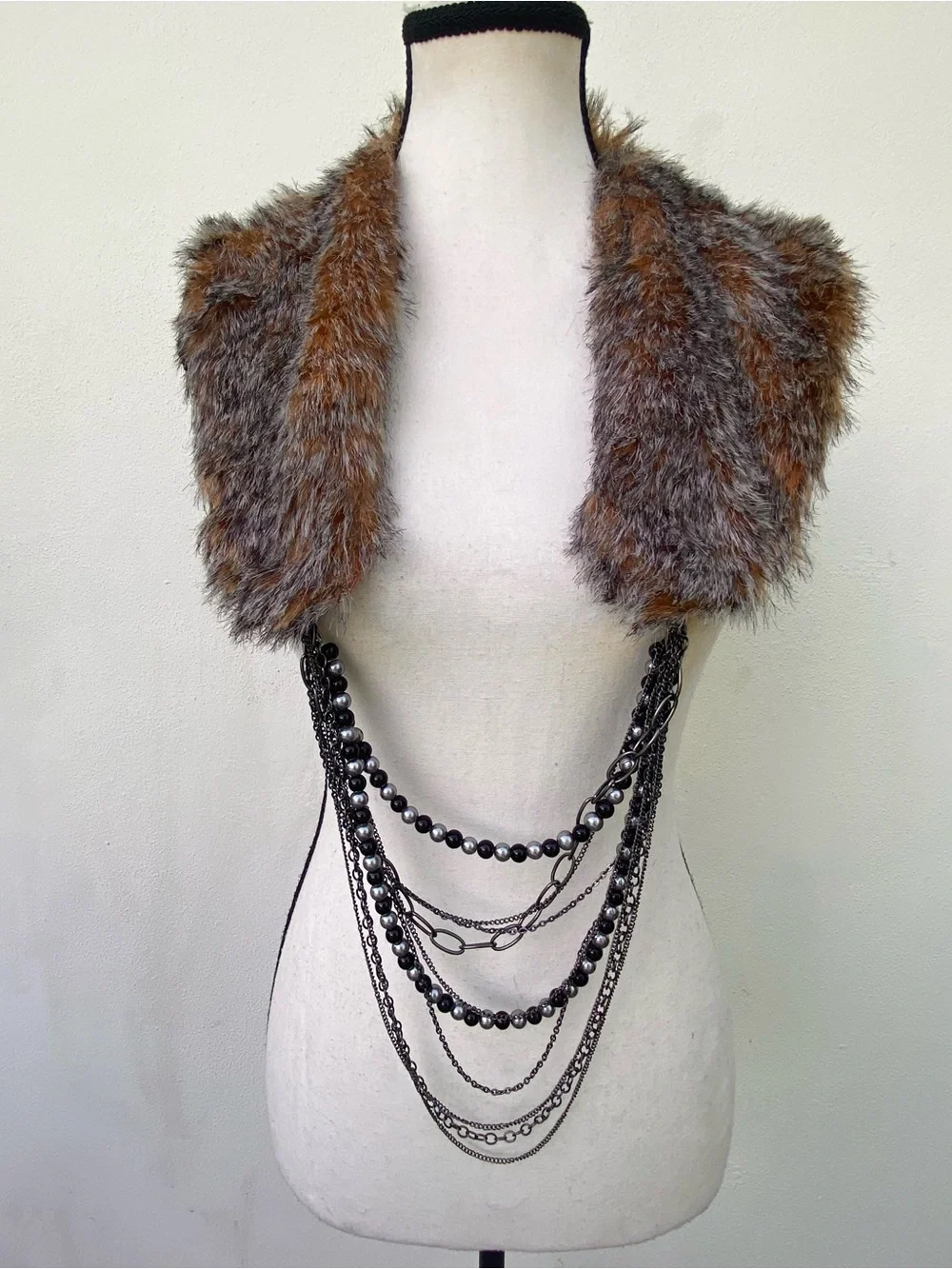 Y2K EURO Supertrash Faux Fox Fur & Pearl Chain Collar Stope Necklace One Size